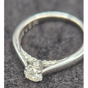 18ct diamond ring
