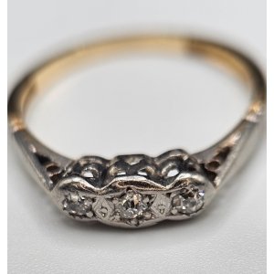 18ct diamond and platnium ring